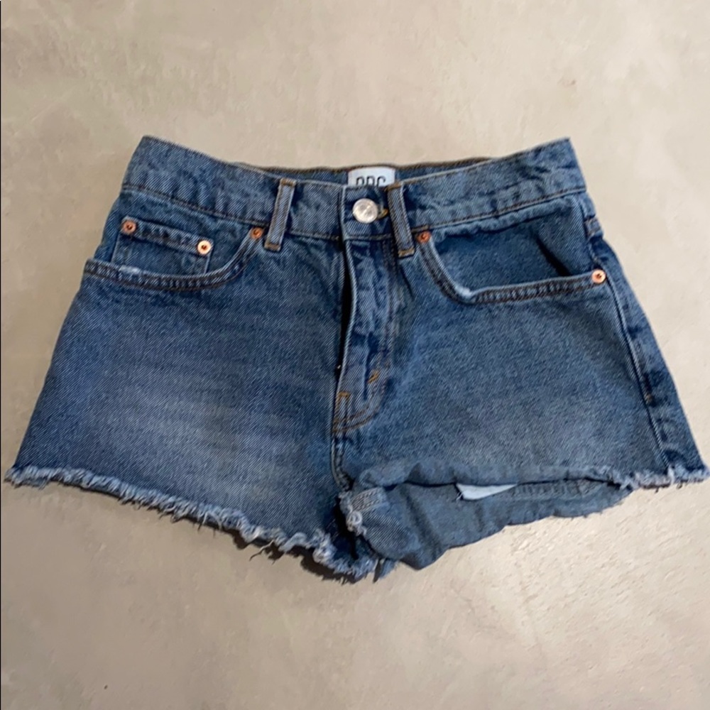 BDG mid rise essential shorts
